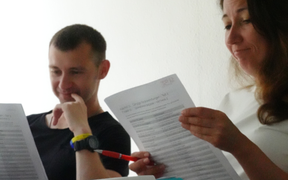 Ukrainer:innen lernen gemeinsam im Sprachtreff